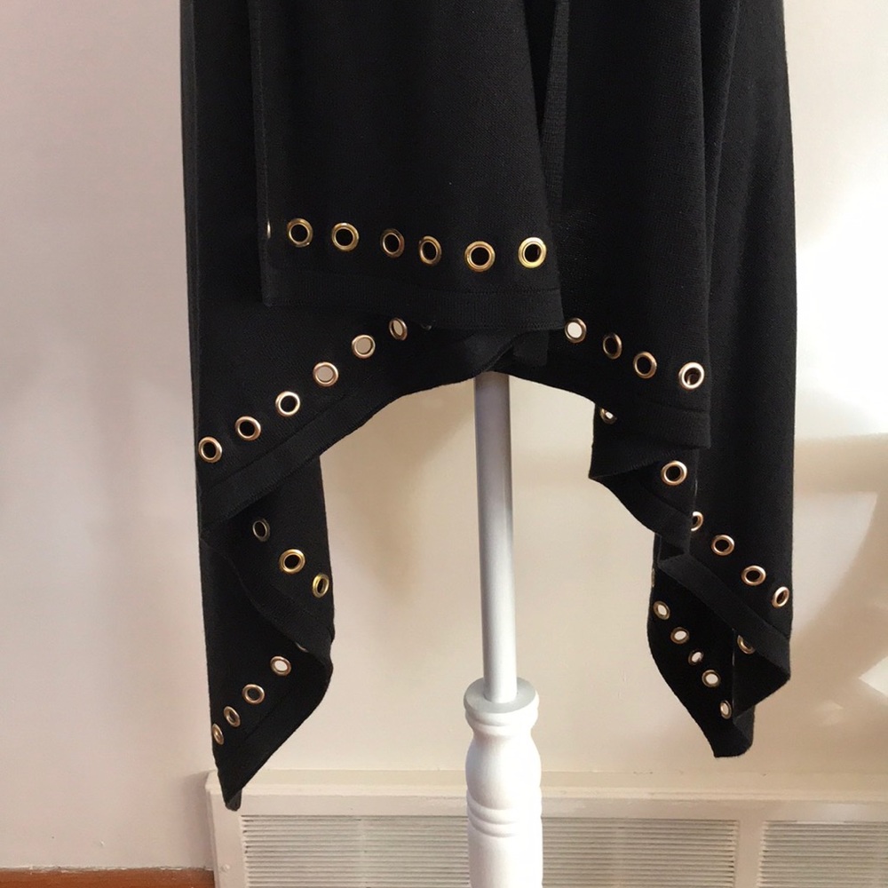 Vest - Picture 2 of 4